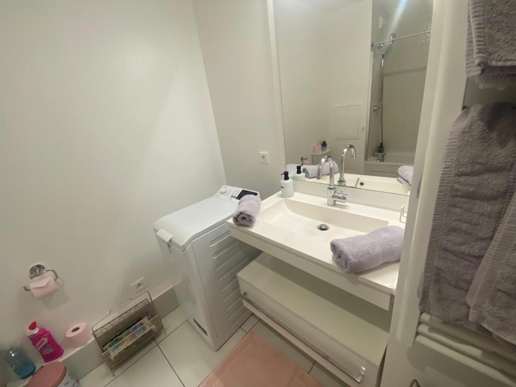 Appartement 80M2, Terrasse Sud, Metro 7 Direction Louvre A 8Minutes, Parking Sous-Sol, Proche Paris-Bercy إيفري سور سين المظهر الخارجي الصورة
